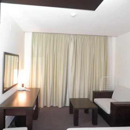 Vigo Hotel 4*