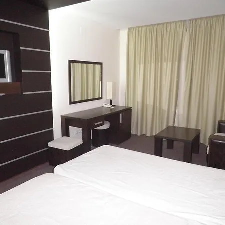 Vigo Hotel 4*